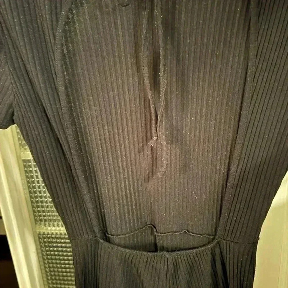 Pretty little things ribbed jump suit. Black short sleeve full open back… - Picture 3 of 12